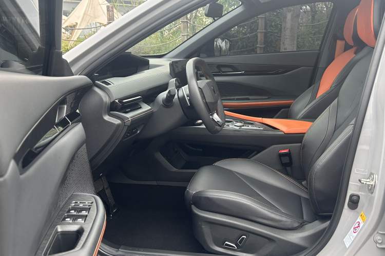 Used Changan UNI-V 2022 1.5T Prestige Version
