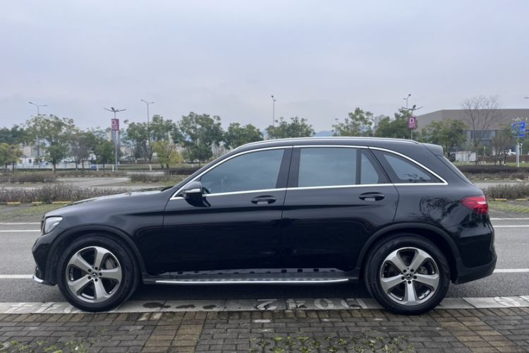 Used Mercedes-Benz GLC 2017 GLC 260 4MATIC Luxury Model