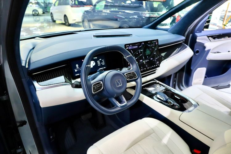 Used Zeekr 009 2024 Six-Seat Executive Version 4WD 108 kWh