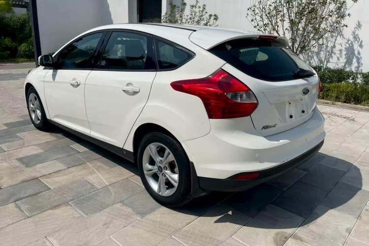 Used Ford Focus 2012 Hatchback 1.6L Automatic Fashion Edition