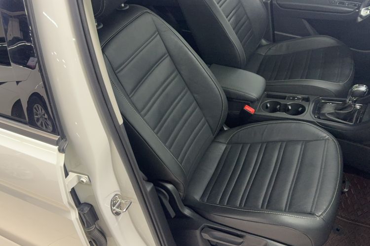 Used Volkswagen Touran 2018 Volkswagen Touran L 280TSI DSG Comfort Edition 6-seater
