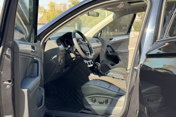 Used Volkswagen Tiguan L 2019 Revised 330TSI Automatic Two-Wheel Drive Smart & Luxury Edition China VI Standard