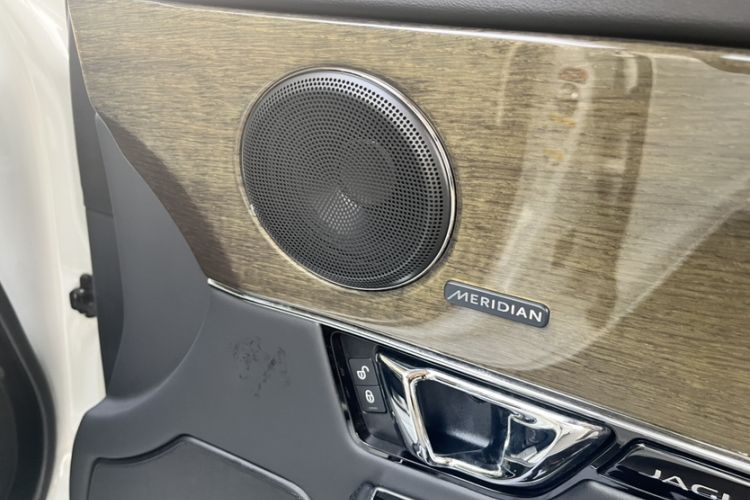 Used Jaguar XJ 2016 XJL 3.0 SC Four-Wheel Drive Panoramic Business Edition
