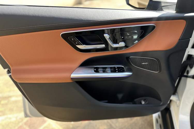 Used Mercedes-Benz GLC 2024 Refreshed GLC 300 L 4MATIC Dynamic Version 5 Seats
