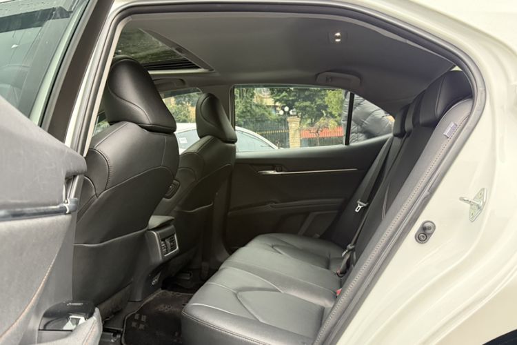 Used Toyota Camry 2023 2.0G Luxury Edition
