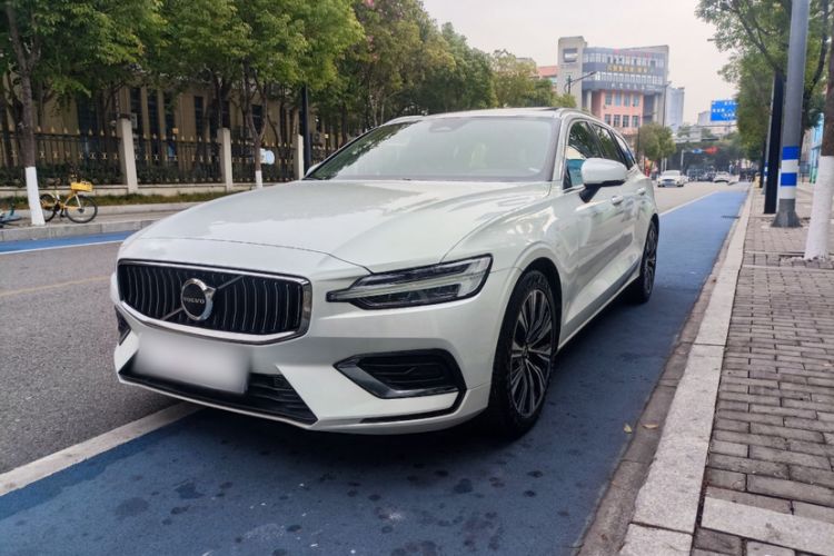 Used Volvo V60 2024 B5 Zhiyuan Luxury Edition