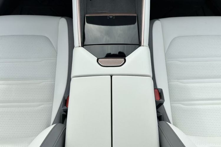 Used  eπ007 2024 Pure Electric 540 All-Wheel Drive Max Edition
