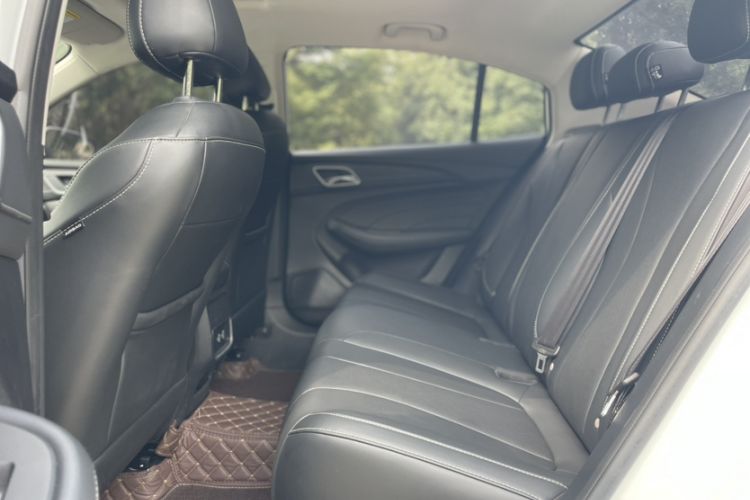 Used Roewe i5 2020 1.5L Automatic 4G Connect Luxury Flagship Edition
