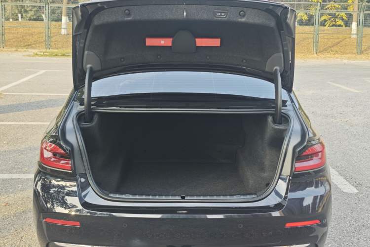 Used BMW 5 Series 2023 530Li Leading Edition Luxury Package
