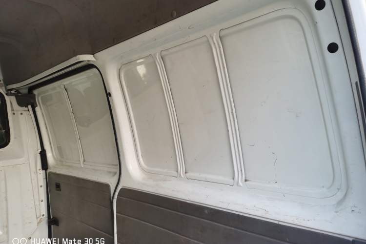 Used Ford Classic Transit 2015 2.8T Diesel Van Short Wheelbase 3-Seater Mid-Roof Long Body Model JX493ZLQ4
