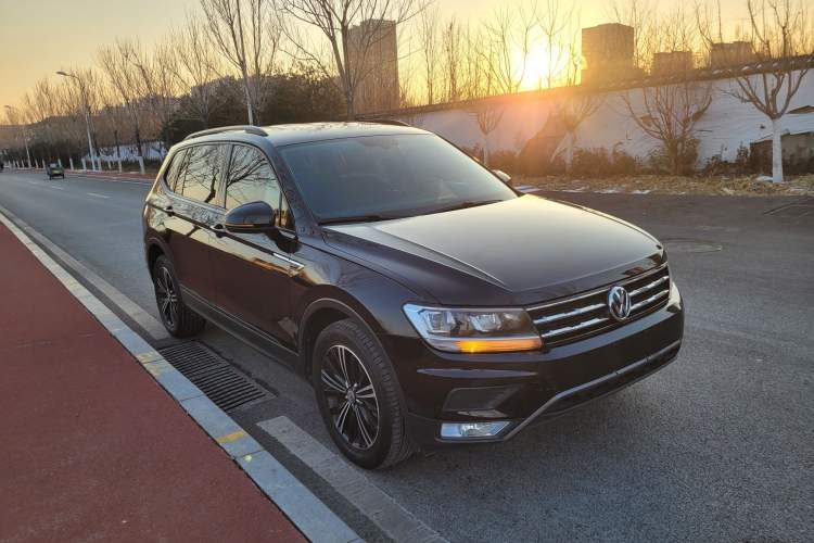 Used Volkswagen Tiguan L 2020 330TSI Automatic Two-Wheel Drive Luxury Edition China VI Standard