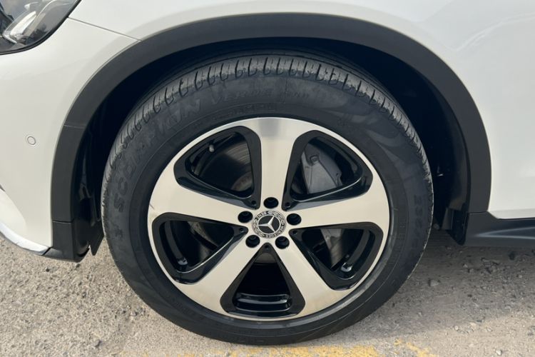 Used Mercedes-Benz GLC 2019 Facelift GLC 260 L 4MATIC Luxury Model
