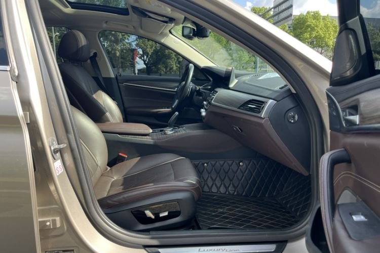 Used BMW 5 Series 2018 Facelifted 530Li Luxury Edition Premium Package
