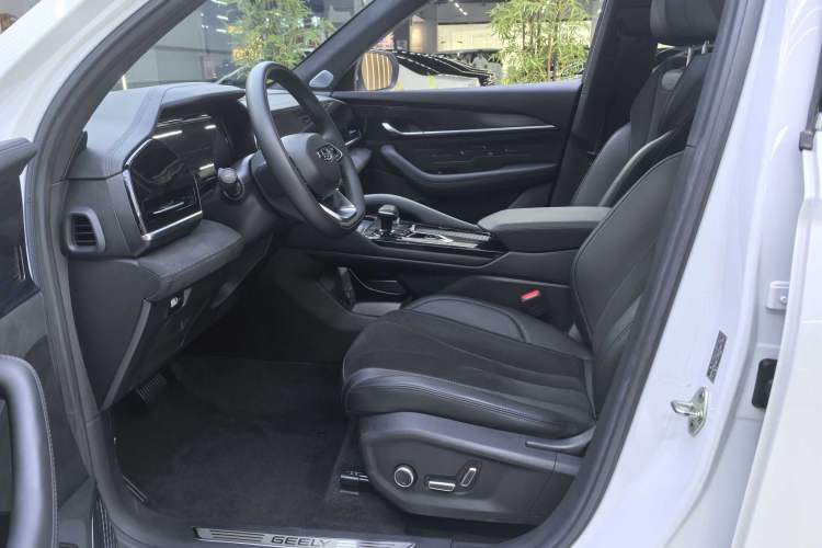 Used Geely Auto Monjaro L 2024 2.0TD High-Power Automatic Two-Wheel Drive Skyline Edition
