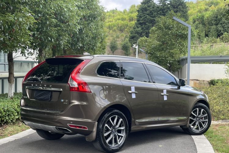 Used Volvo XC60 2017 T5 AWD Smart Upgrade Edition
