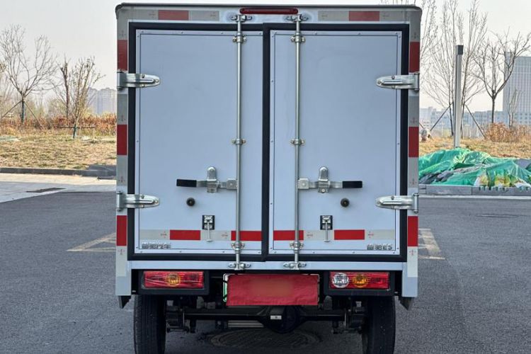 Used   2023 140km Long Wheelbase Van Ambition Version
