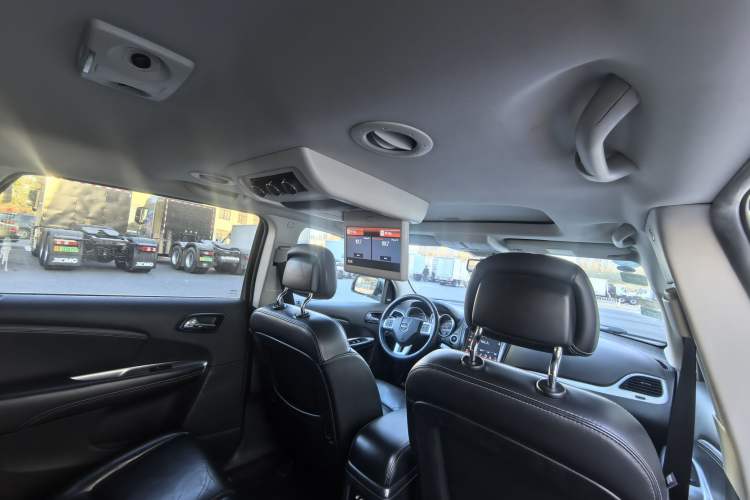 Used Dodge Journey 2013 2.4L Two-Wheel Drive Luxury Version
