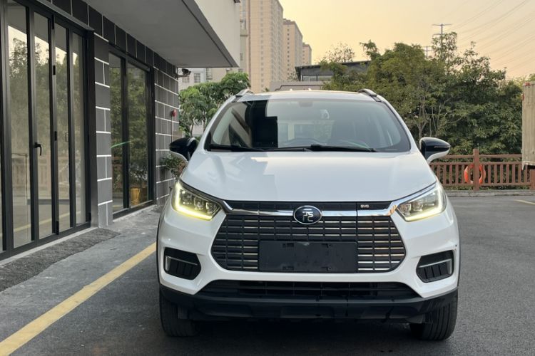Used BYD Yuan New Energy 2019 EV360 Smart Connect Enjoyment Model
