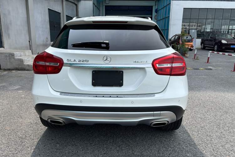 Used Mercedes-Benz GLA 2015 GLA 220 4MATIC Fashion Model
