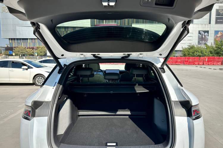 Used BYD Song L DM-i 2025 Intelligent Driving Version 160 km Beyond-Range Type
