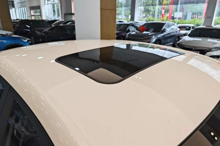 Used Roewe i5 2021 1.5L CVT Platinum Edition
