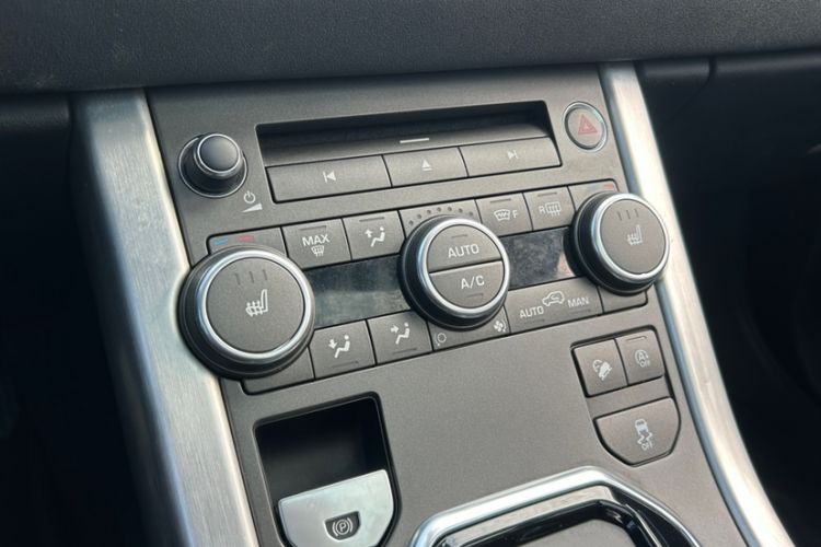 Used Land Rover Range Rover Evoque 2018 240 PS SE Smart Brilliance Edition
