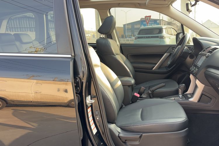 Used Subaru Forester 2014 2.0i Automatic Luxury Edition
