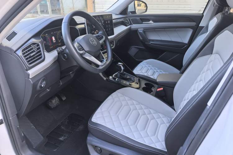 Used Volkswagen Tayron 2023 280TSI Two-Wheel-Drive Luxury Plus Advanced Version
