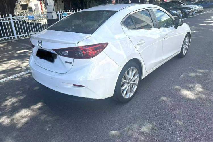 Used Mazda Mazda 3 Axela 2014 Sedan 2.0L Automatic Sport Model