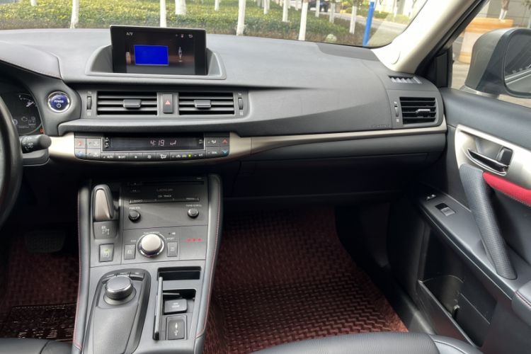 Used Lexus CT 2017 CT200h Comfort Edition Monochrome China VI
