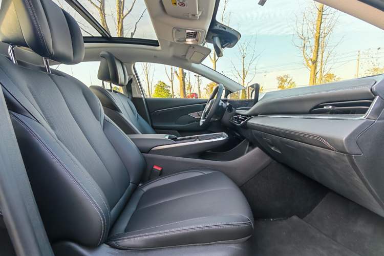 Used Buick LaCrosse 2025 28T Platinum Edition
