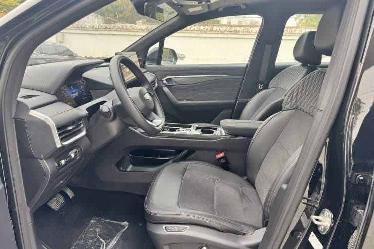 Used Geely Auto Haoyue L 2025 2.0T DCT Luxury Edition