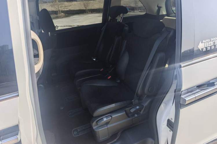 Used Honda Elysion 2016 2.4L Classic Edition
