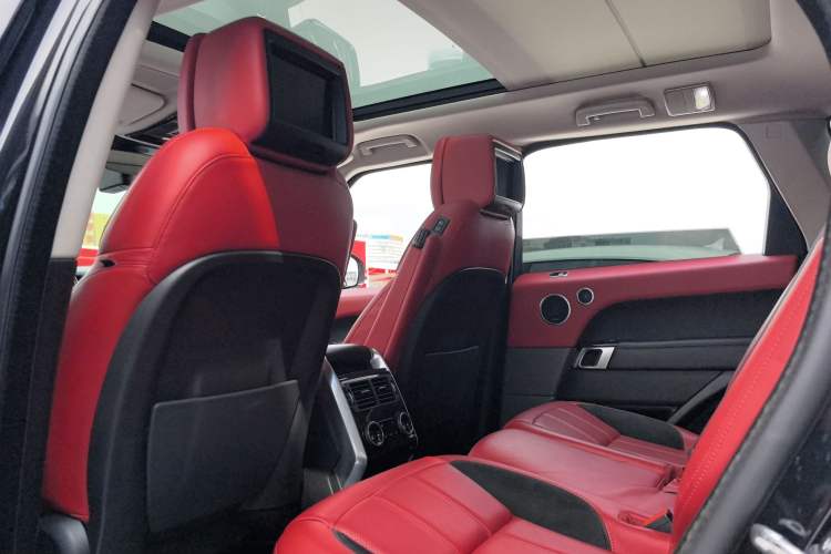 Used Land Rover Range Rover Sport 2022 3.0 L6 YAO Black Edition
