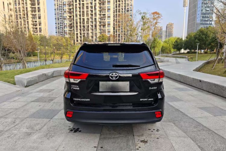 Used Toyota Highlander 2018 2.0T Four-Wheel Drive Luxury Edition 7 Seats China V Emission Standard
