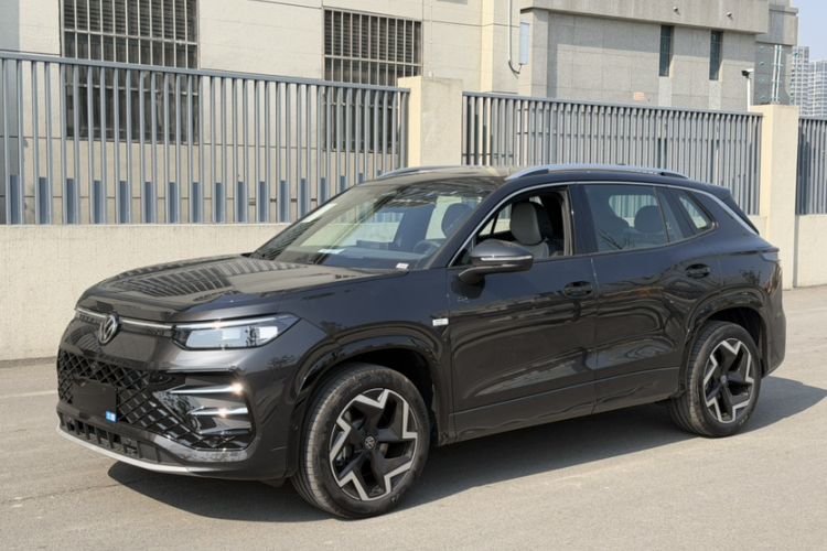 Used Volkswagen Tayron 2025 Tharu L 330TSI Two-Wheel Drive Elite City Package
