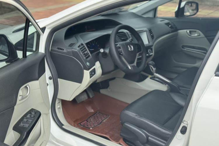 Used Honda Civic 2014 1.8L automatic comfort version
