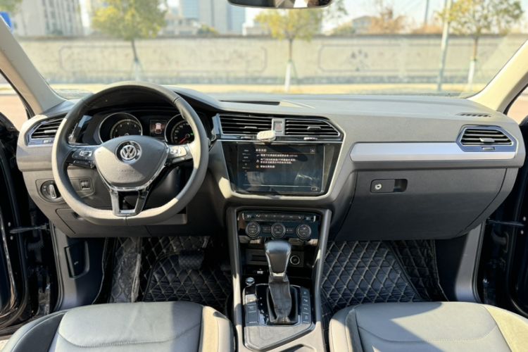 Used Volkswagen Tiguan L 2019 Revised 330TSI Automatic Two-Wheel Drive Smart & Luxury Edition China VI Standard