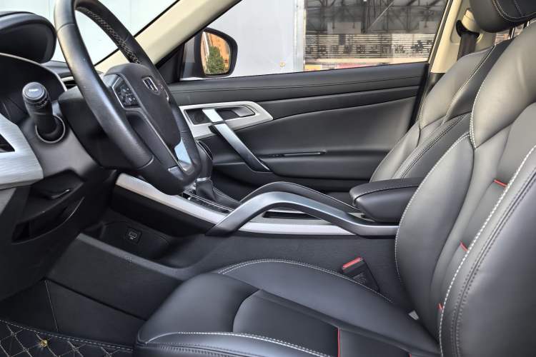 Used Geely Auto Emgrand X7 Sport 2018 1.8TD Automatic Two-Wheel Drive Smart Connect 4G Internet Edition
