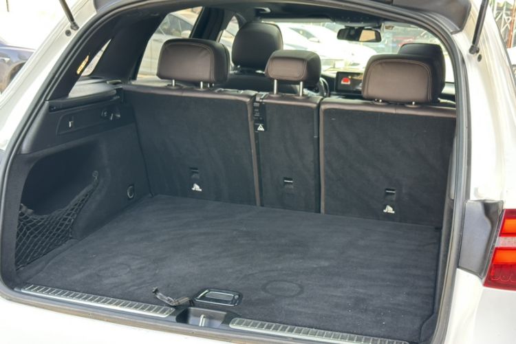 Used Mercedes-Benz GLC 2017 GLC 260 4MATIC Luxury Model
