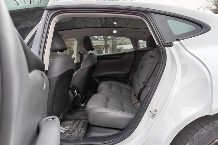 Used  L6 2024 Max Standard Edition
