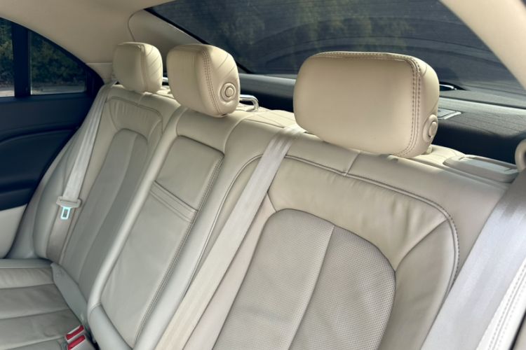 Used Lincoln Continental 2017 2.0T Two-Wheel Drive Deluxe Edition