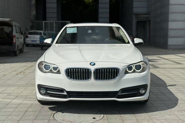 Used BMW 5 Series 2014 520Li Elegant Model
