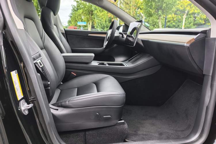 Used Tesla Model Y 2021 Standard Range Rear-Wheel Drive Version
