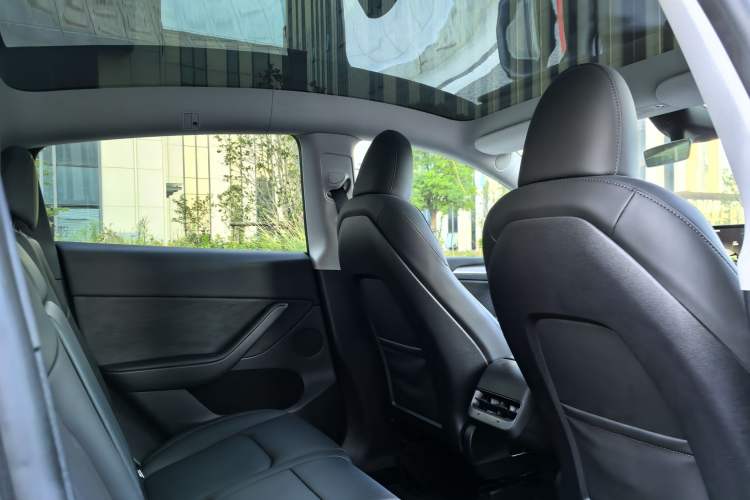 Used Tesla Model Y 2024 Rear-Wheel-Drive Version
