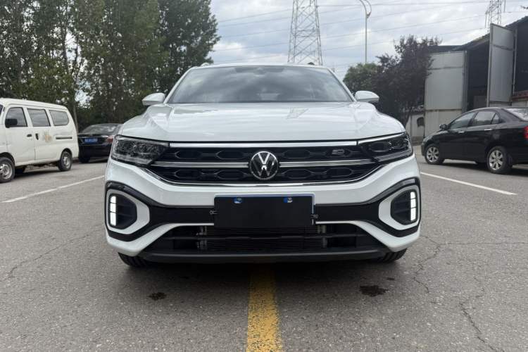 Used Volkswagen T-ROC 2024 300TSI DSG Two-Wheel-Drive Chen Guang Edition
