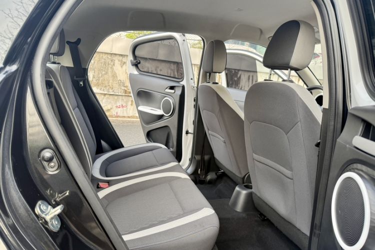 Used ORA Black Cat 2021 301 km Basic Version
