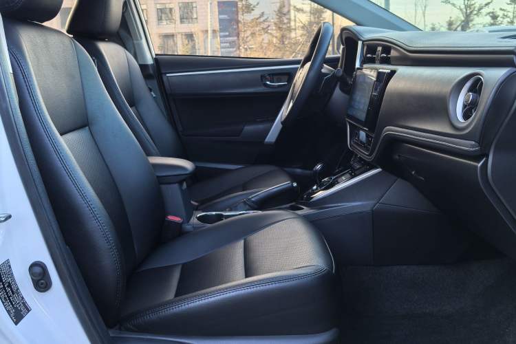 Used Toyota Corolla 2017 Revised Dual-Engine 1.8L E-CVT Leading Edition
