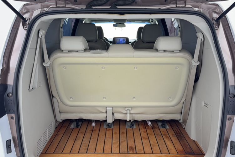 Used Buick GL8 2020 Land Cruiser Executive Class 652T Comfort Model
