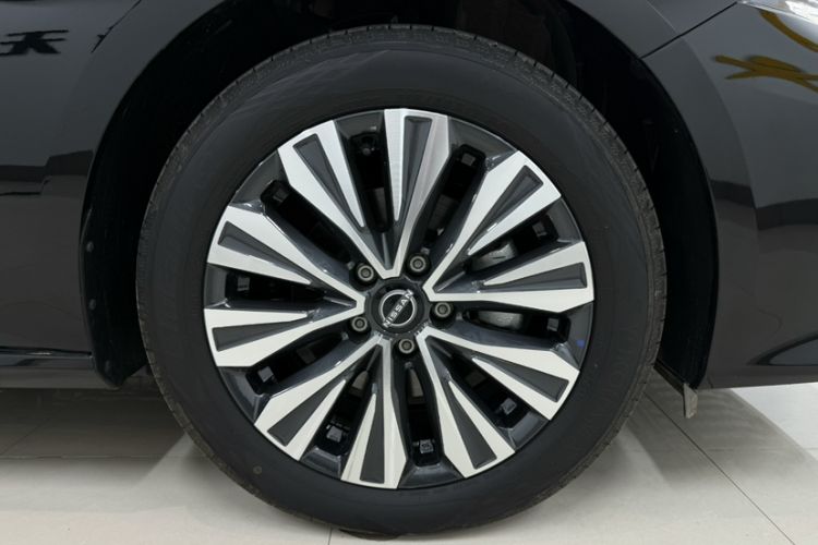 Used Nissan Teana 2024 2.0L SV Black Gold Edition
